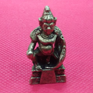 Kuber Statue